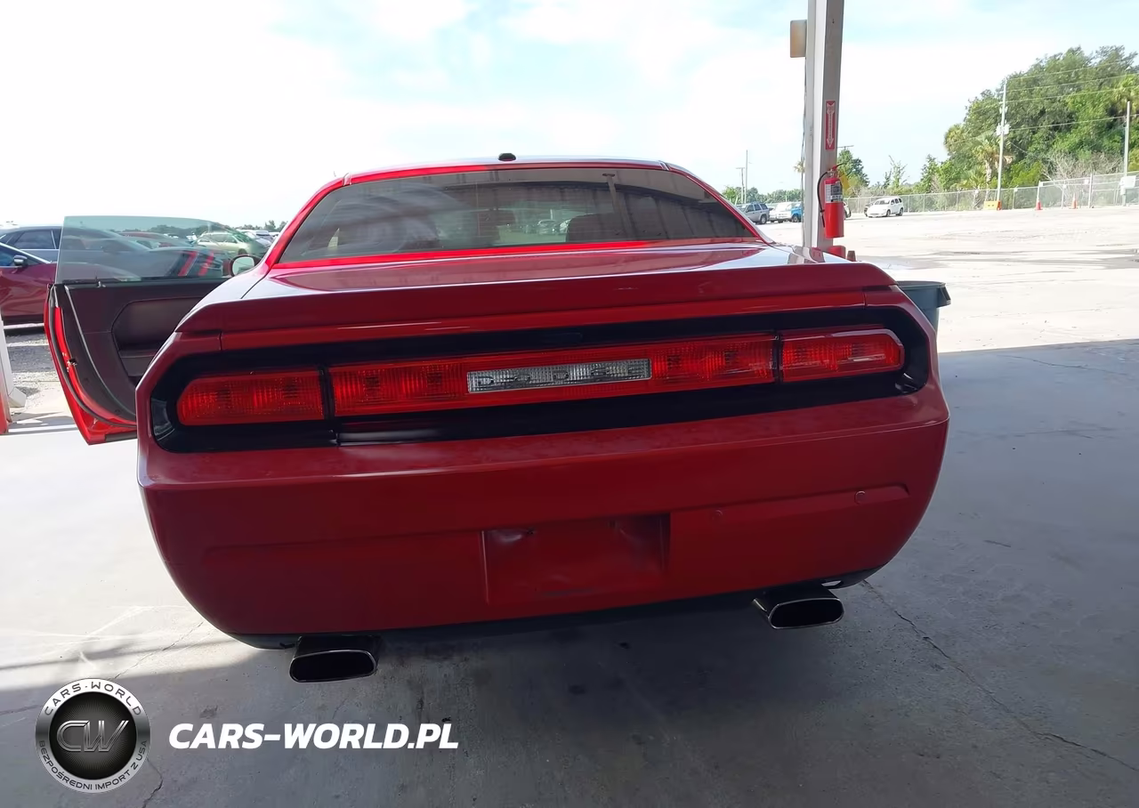2013 Dodge Challenger R-T Plus VIN:2C3CDYBT8DH586007 - 16