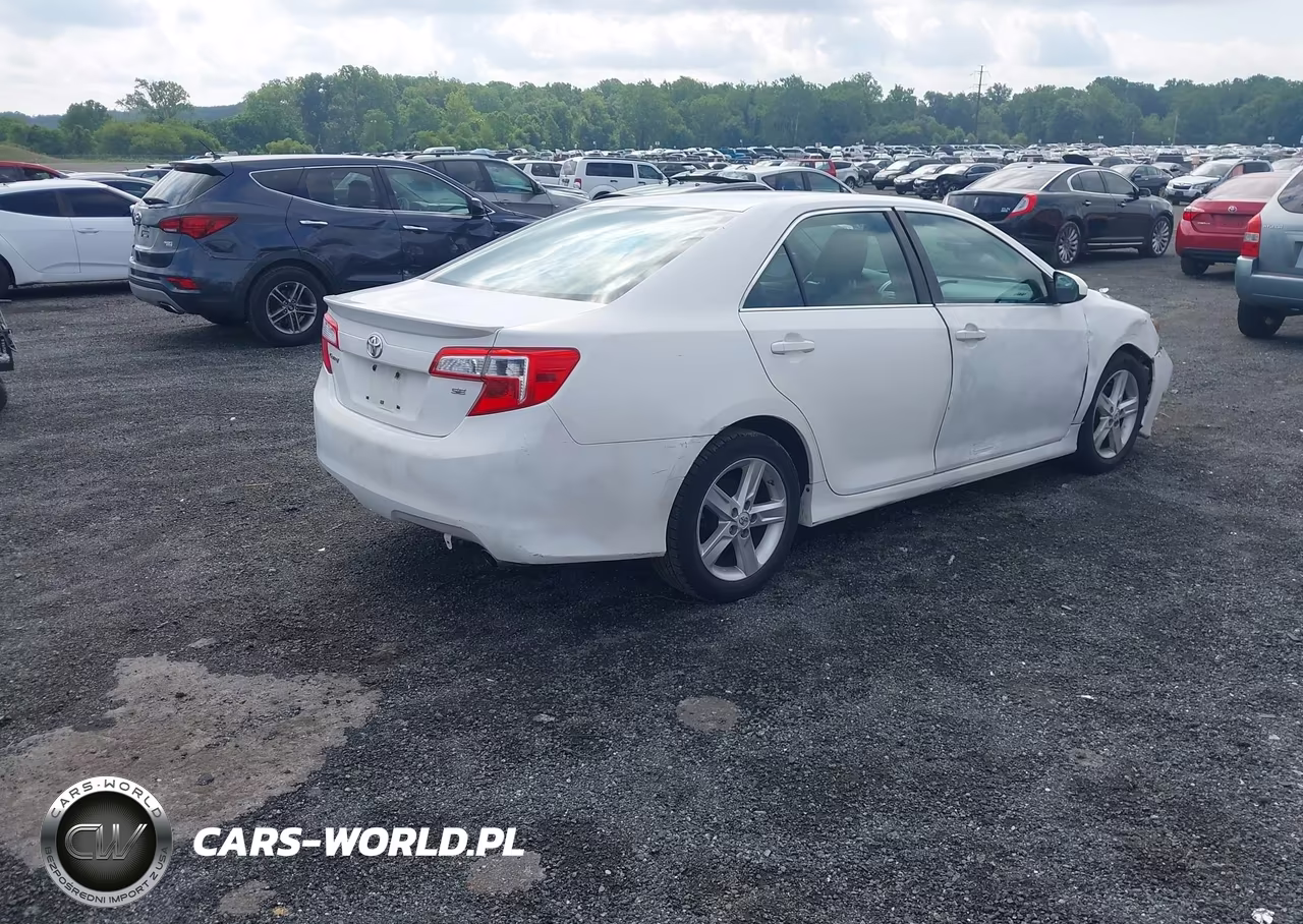 2013 Toyota Camry Se VIN:4T1BF1FK0DU648230 - 4