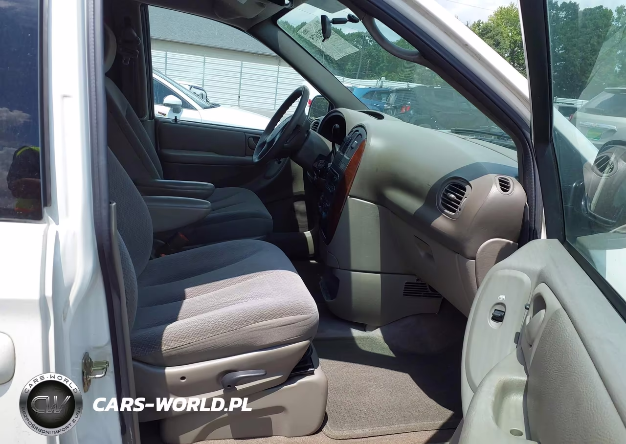 2004 Chrysler Town & Country Lx VIN:2C4GP44R24R607717 - 5