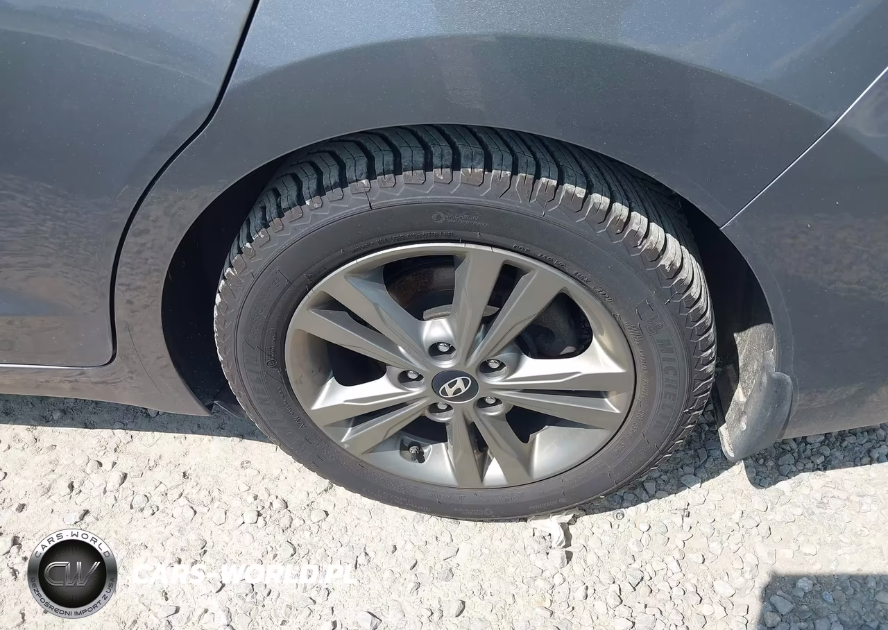 2018 Hyundai Elantra Sel VIN:5NPD84LF8JH386768 - 21