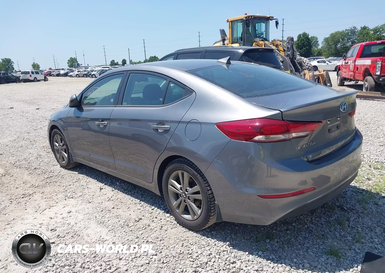 2018 Hyundai Elantra Sel VIN:5NPD84LF8JH386768 - 3