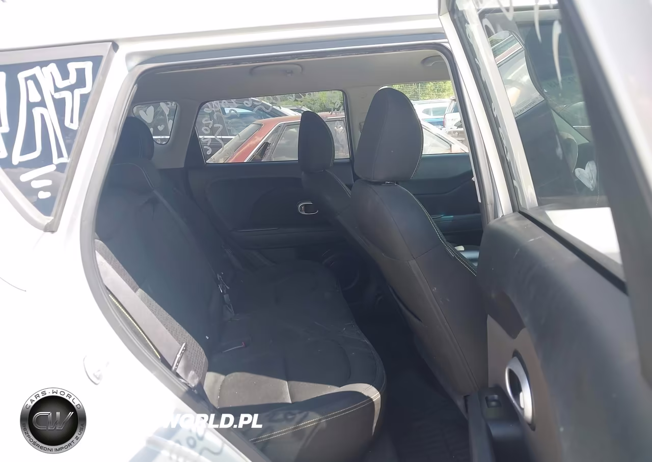 2016 Kia Soul + VIN:KNDJP3A52G7818570 - 8