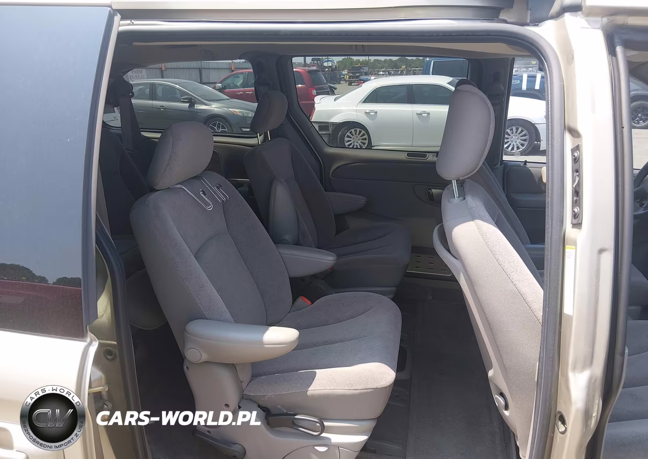 2002 Chrysler Town & Country Lx VIN:2C4GP44342R504758 - 8