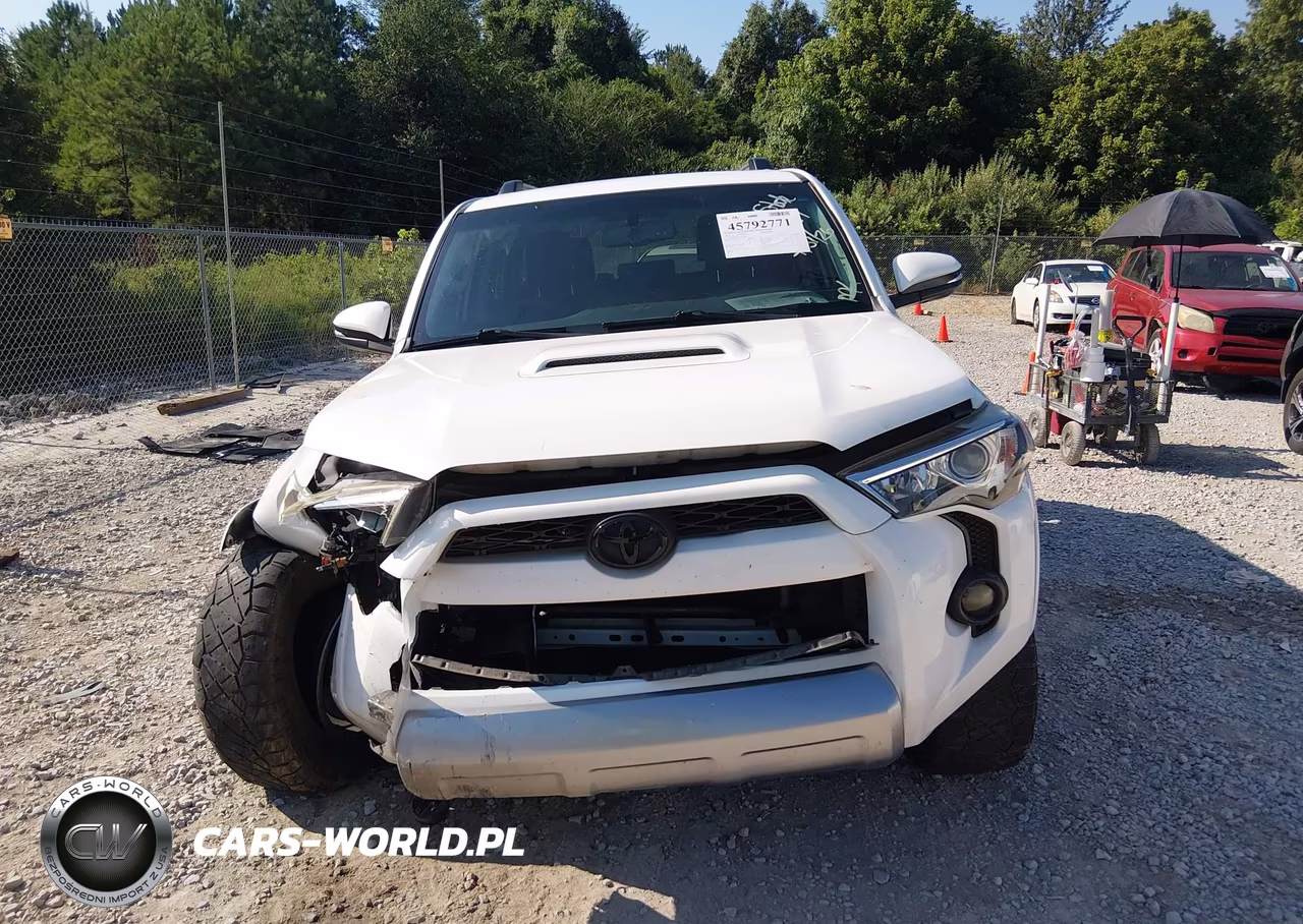 2018 Toyota 4Runner Trd Off Road Premium VIN:JTEBU5JR2J5533247 - 11