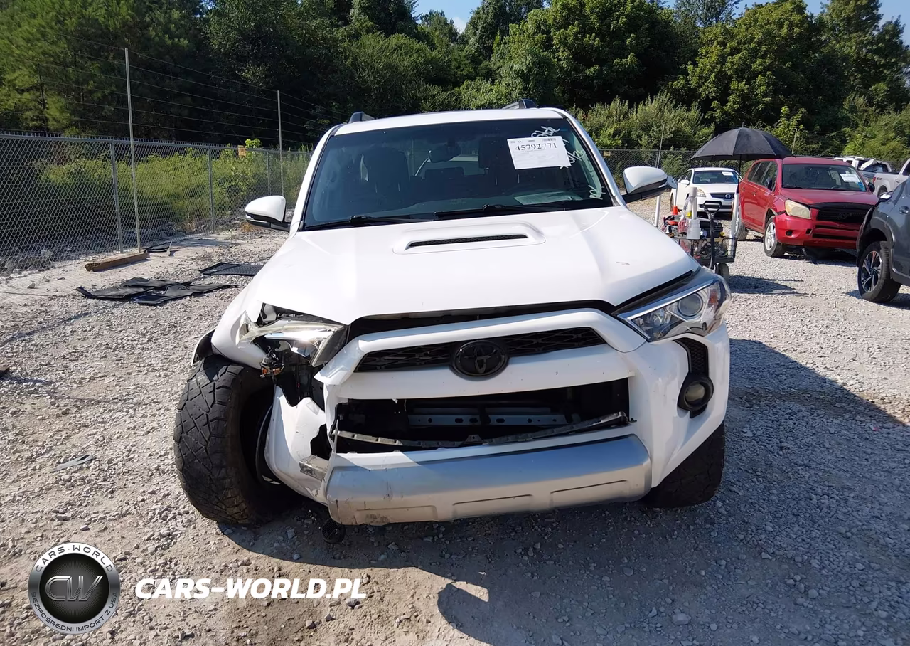 2018 Toyota 4Runner Trd Off Road Premium VIN:JTEBU5JR2J5533247 - 6