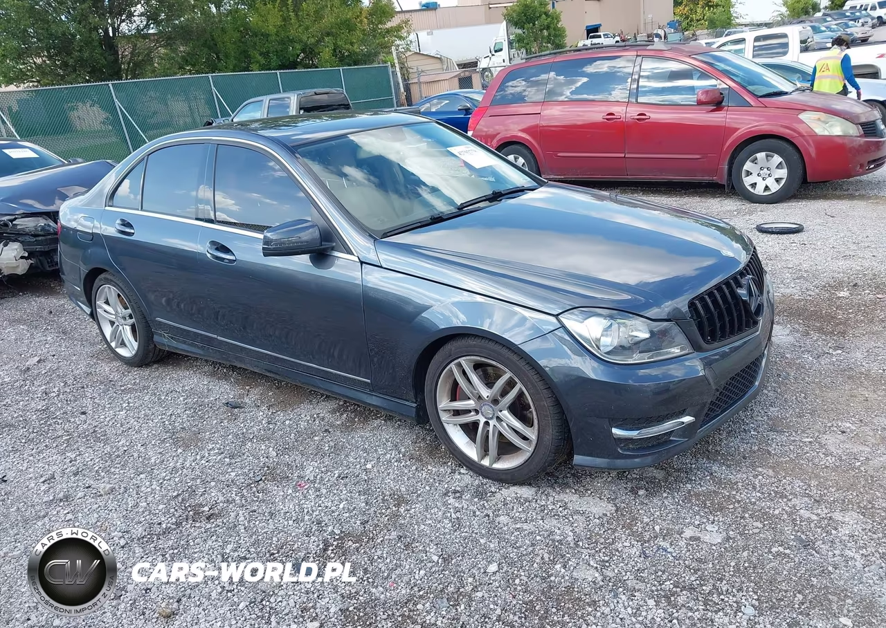 2013 Mercedes-Benz C 300 Luxury 4Matic-Sport 4Matic