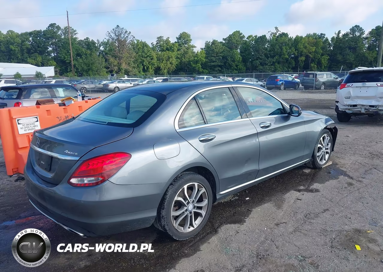 2017 Mercedes-Benz C 300 4Matic VIN:55SWF4KB2HU198266 - 4
