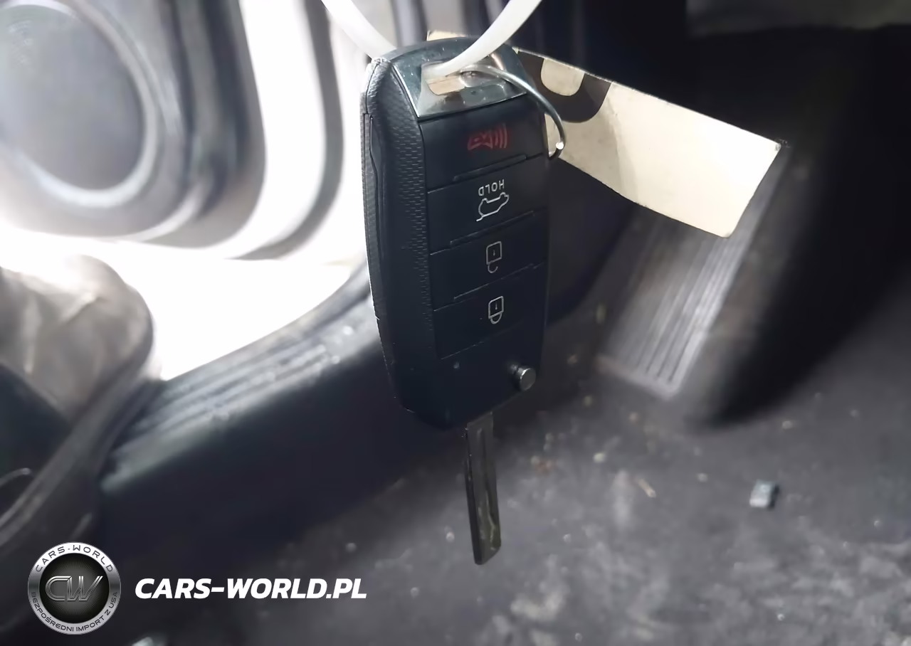 2016 Kia Soul + VIN:KNDJP3A56G7381429 - 11