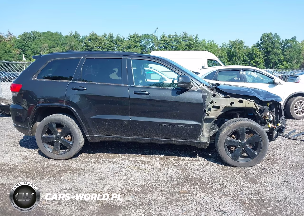 2015 Jeep Grand Cherokee Altitude VIN:1C4RJFAG4FC692662 - 13