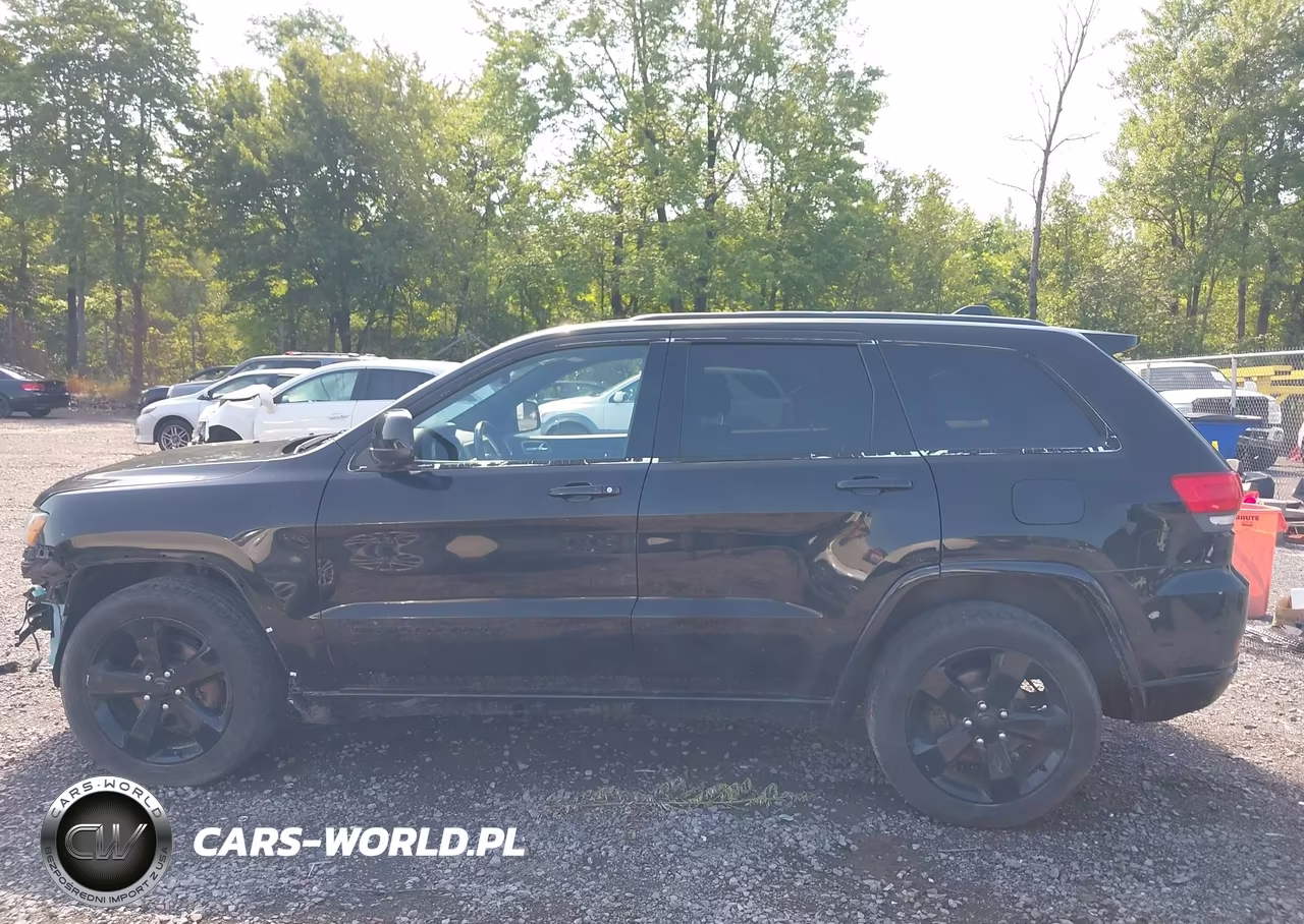 2015 Jeep Grand Cherokee Altitude VIN:1C4RJFAG4FC692662 - 14