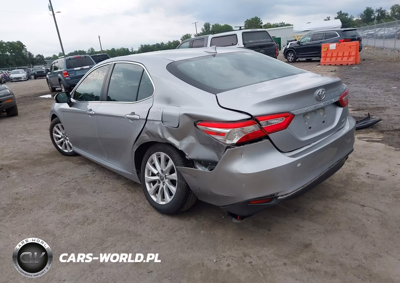 2020 Toyota Camry Le VIN:4T1C11AK5LU947155 - 3