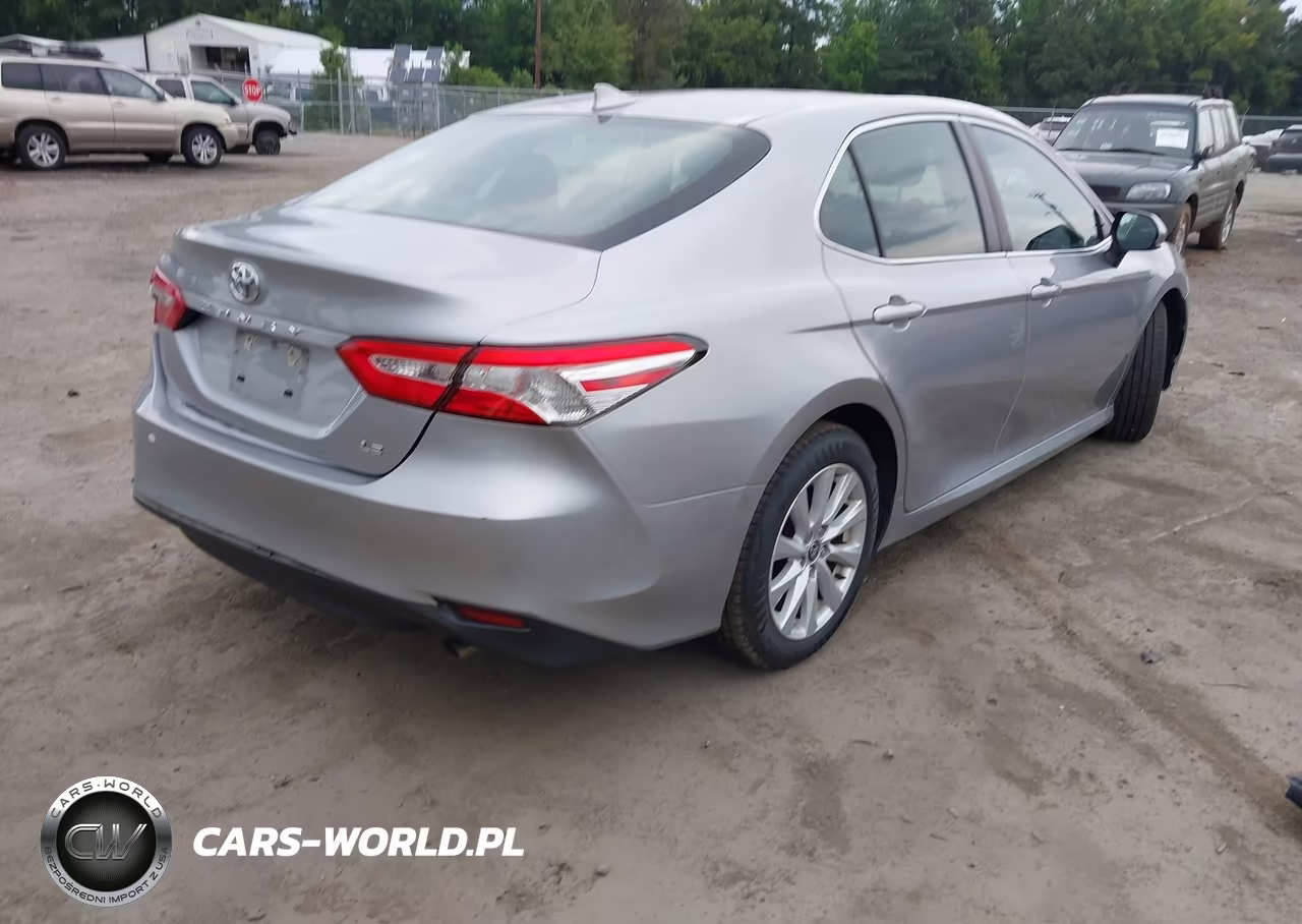 2020 Toyota Camry Le VIN:4T1C11AK5LU947155 - 4