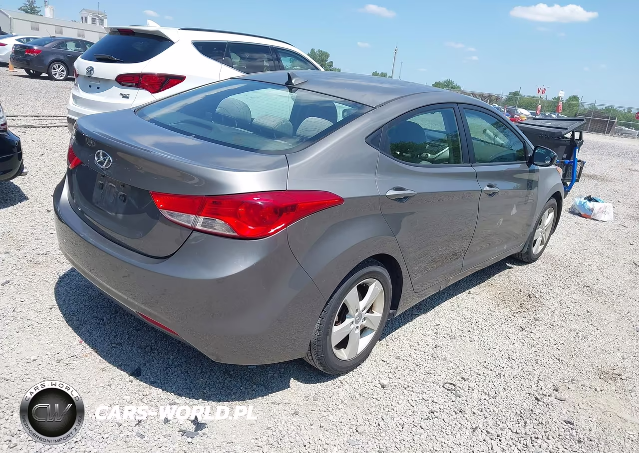 2012 Hyundai Elantra Gls VIN:5NPDH4AE4CH132164 - 4