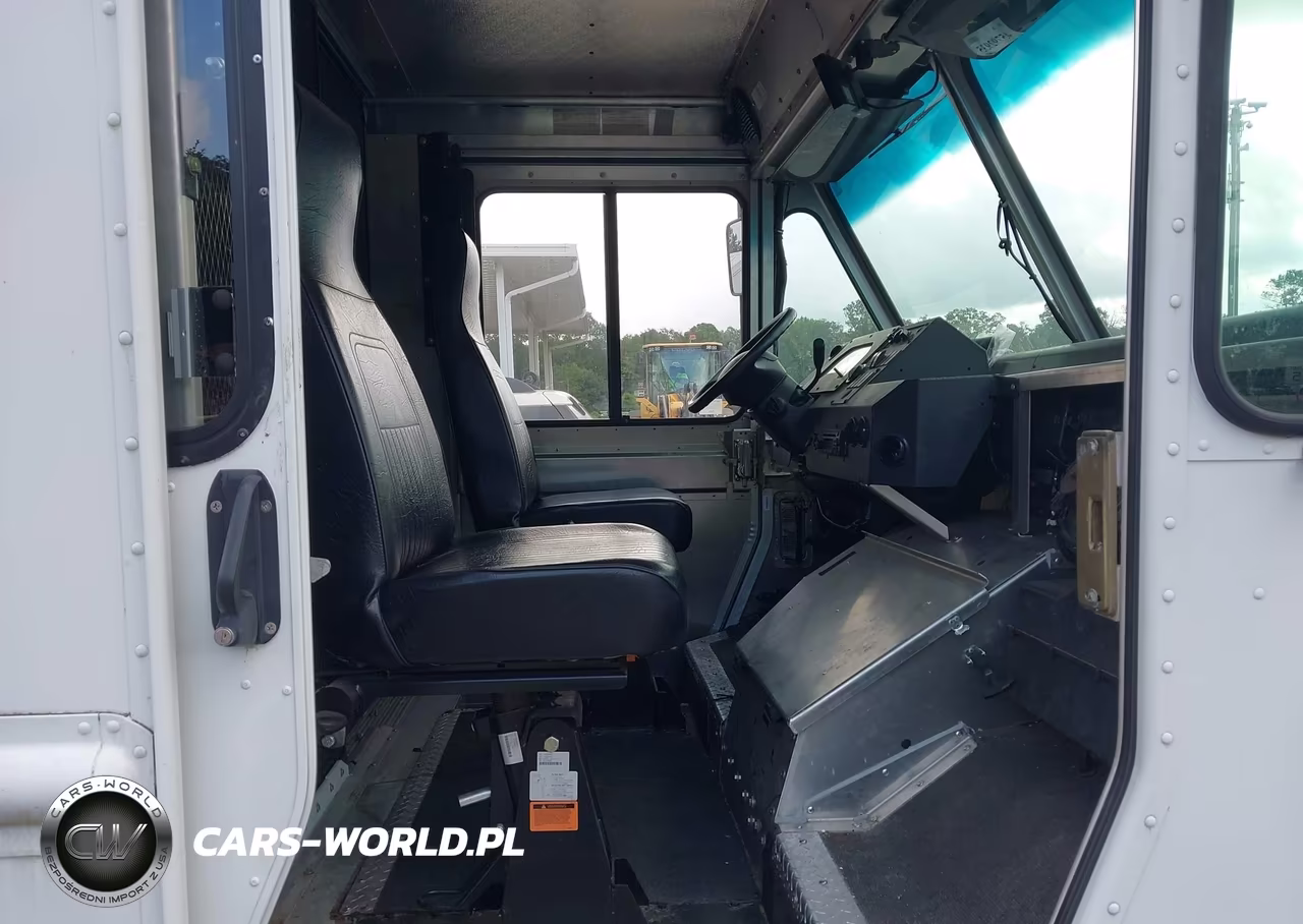 2016 Ford E-350 Stripped VIN:1FC3E3KL5GDC14170 - 5