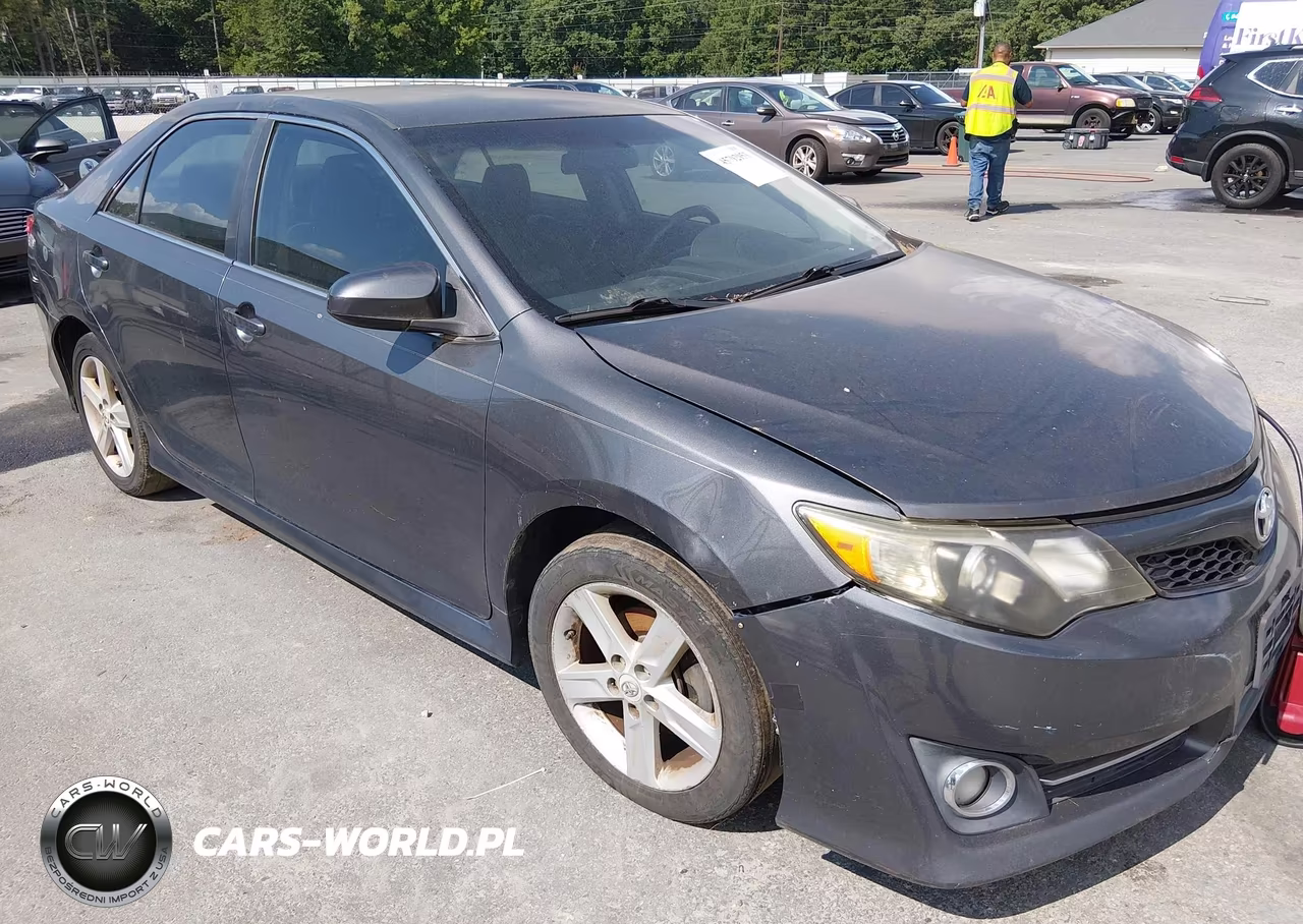 2012 Toyota Camry Se – zdjęcie 1 z 15