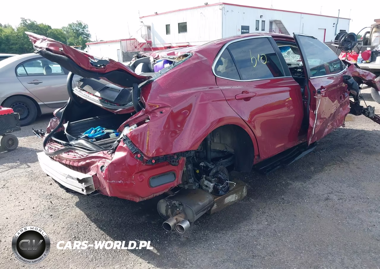 2018 Toyota Camry Se VIN:4T1B11HK5JU613058 - 4