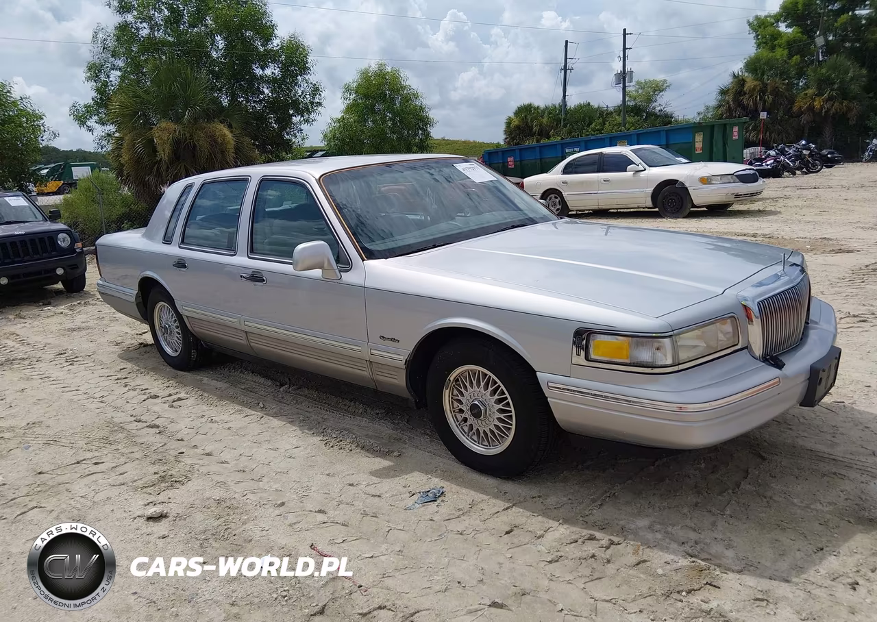 1997 Lincoln Town Car Signature