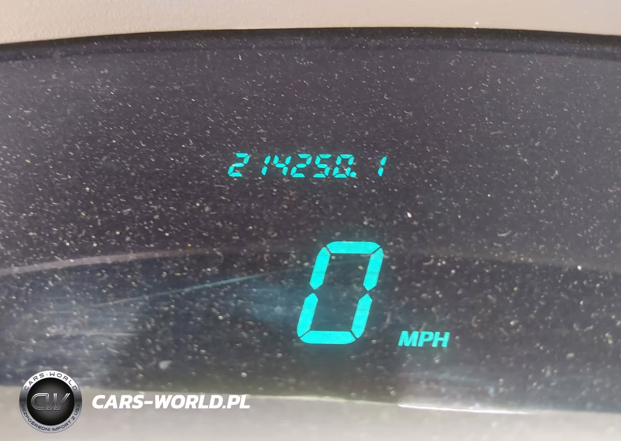 1997 Lincoln Town Car Signature VIN:1LNLM82WXVY610462 - 7