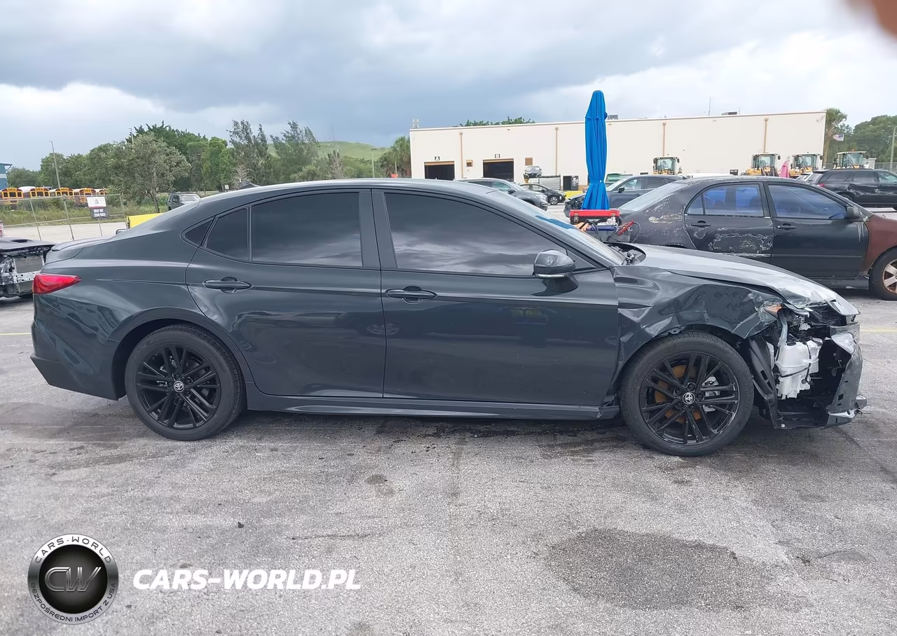 2026 Toyota Camry Se VIN:4T1DAACKXTU332795 - 13