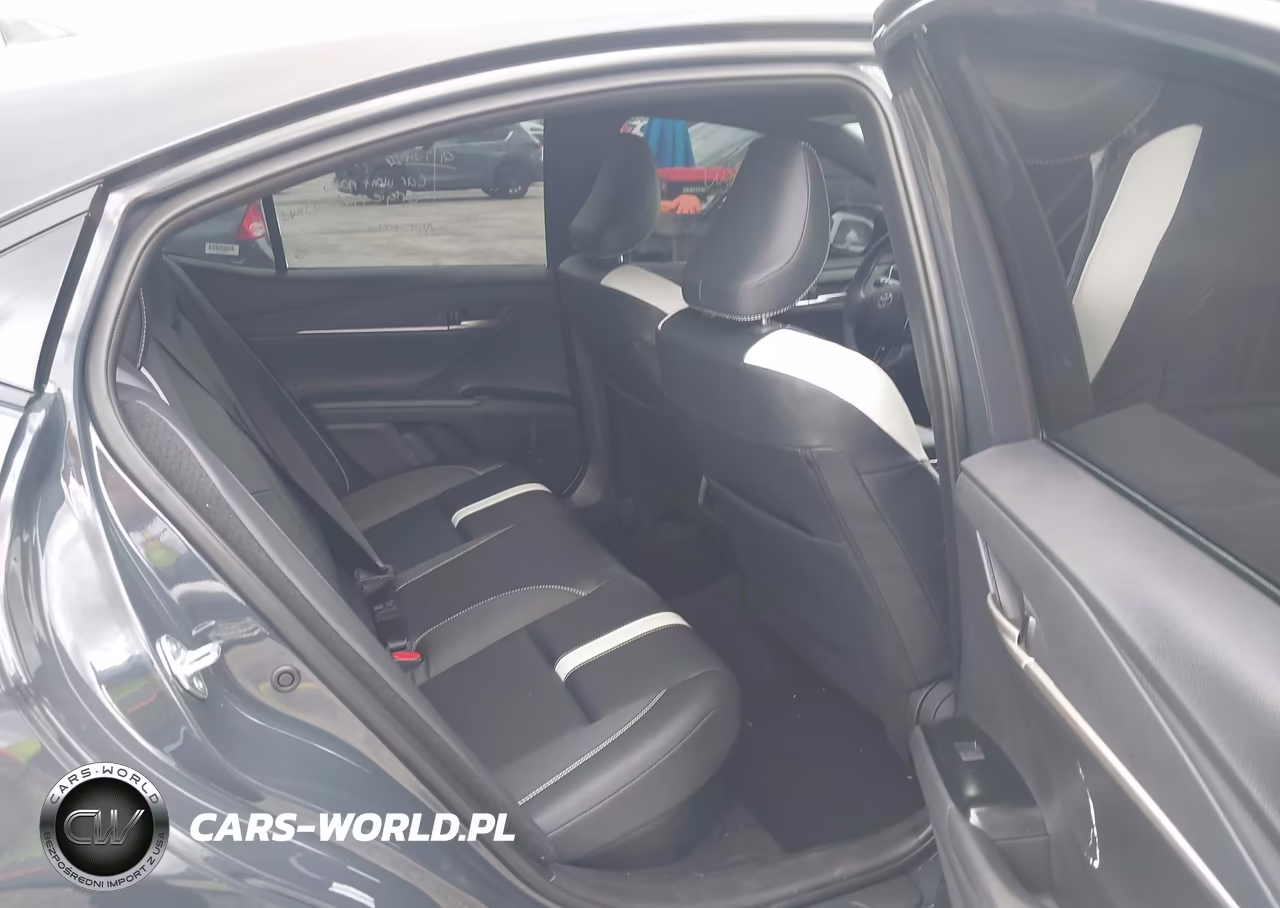 2026 Toyota Camry Se VIN:4T1DAACKXTU332795 - 8