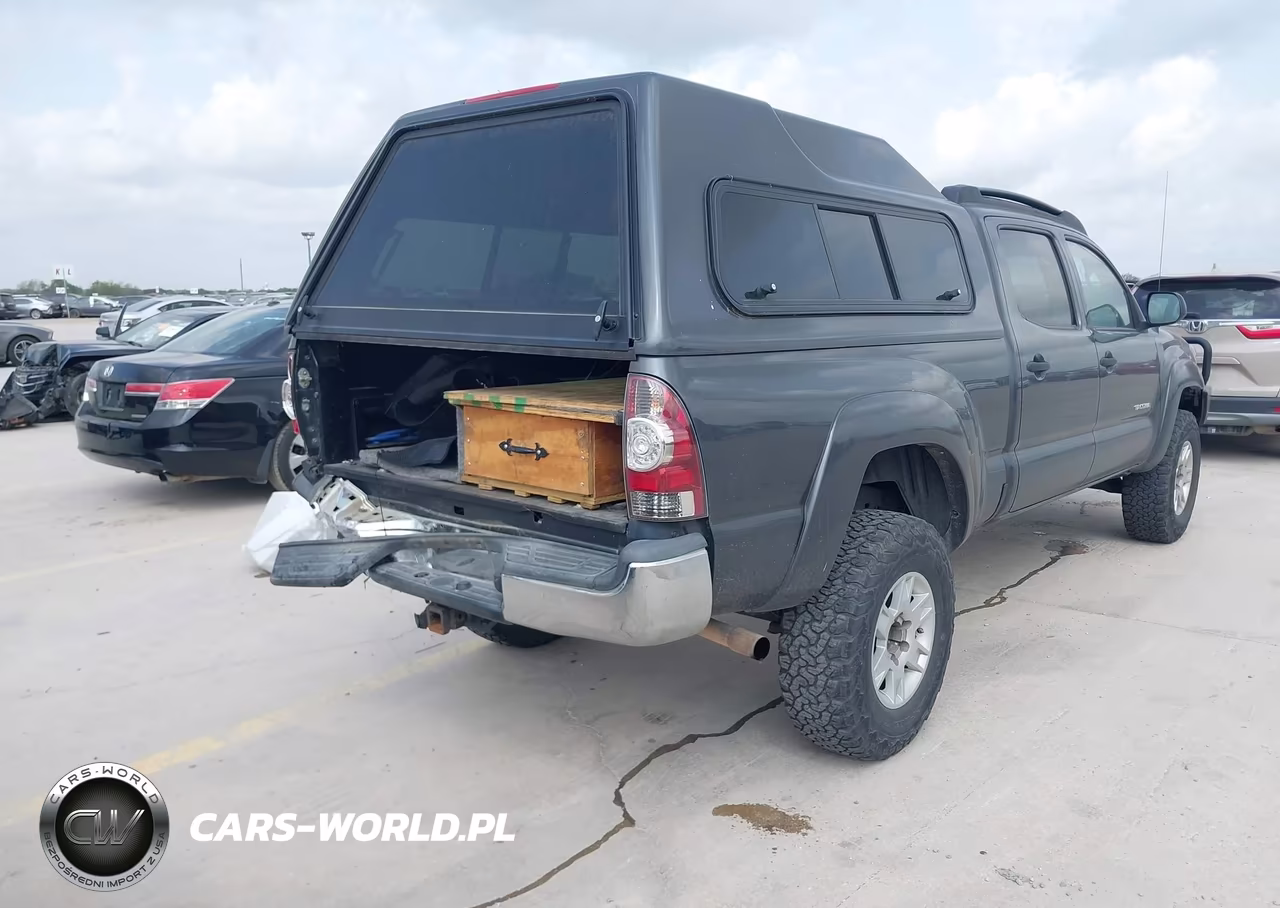 2014 Toyota Tacoma Base V6 VIN:3TMMU4FN0EM072191 - 4