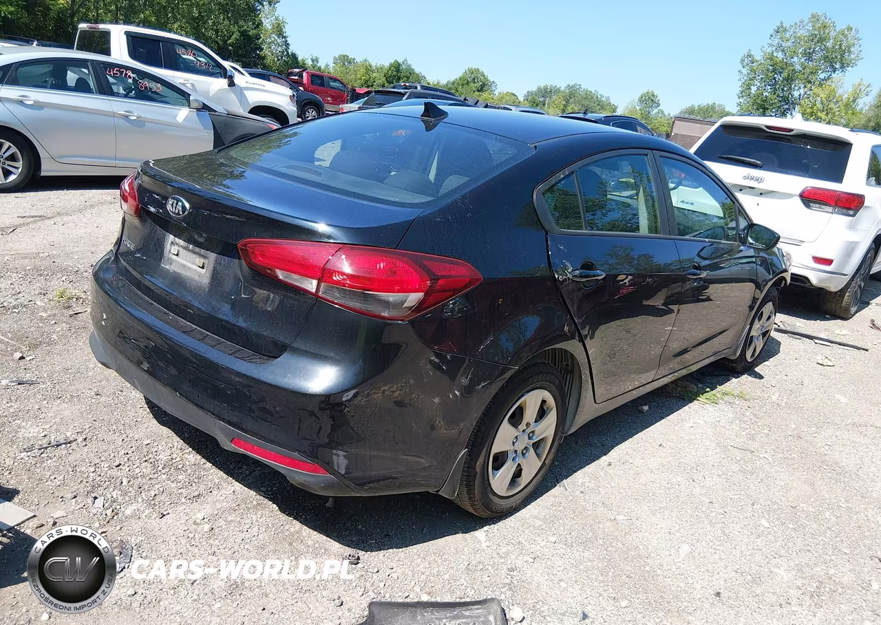 2018 Kia Forte Lx VIN:3KPFK4A77JE230974 - 4