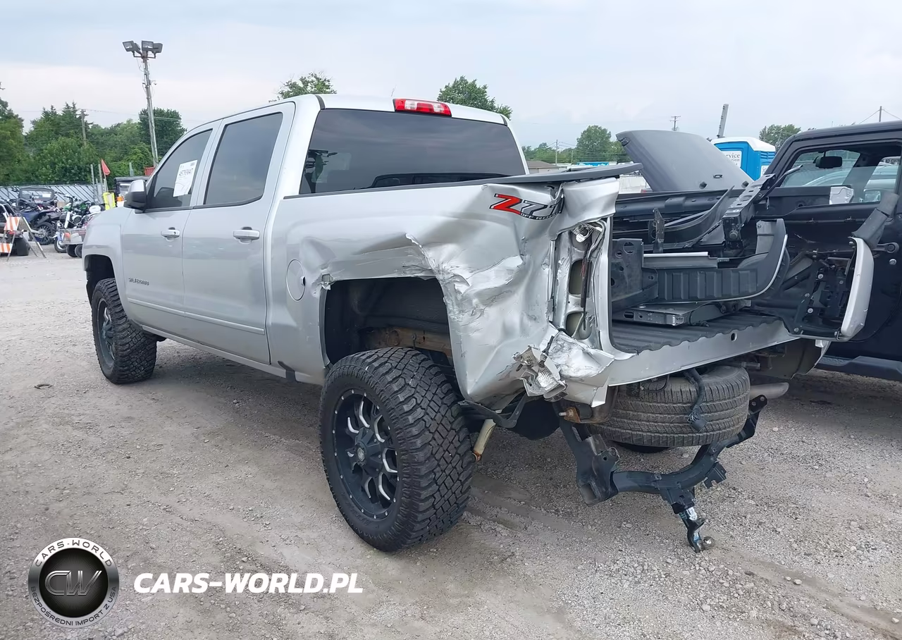 2018 Chevrolet Silverado 1500 2Lt VIN:3GCUKREC6JG492906 - 3