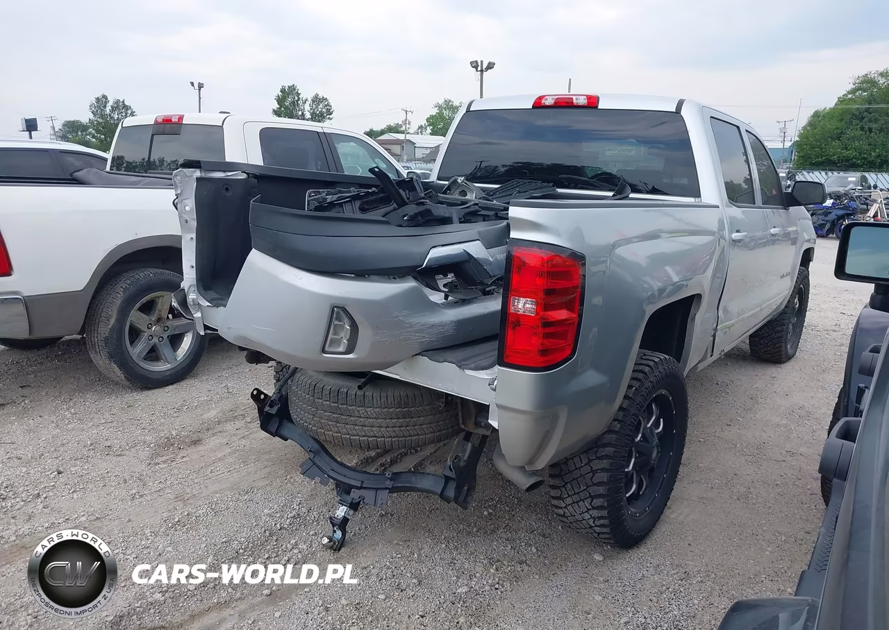 2018 Chevrolet Silverado 1500 2Lt VIN:3GCUKREC6JG492906 - 4