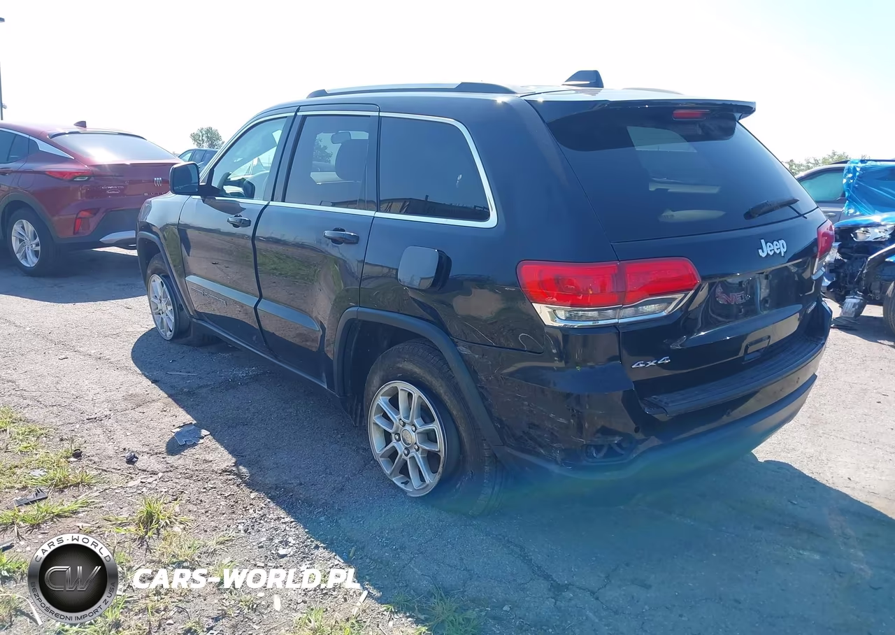 2019 Jeep Grand Cherokee Laredo E 4X4 VIN:1C4RJFAG9KC533033 - 3