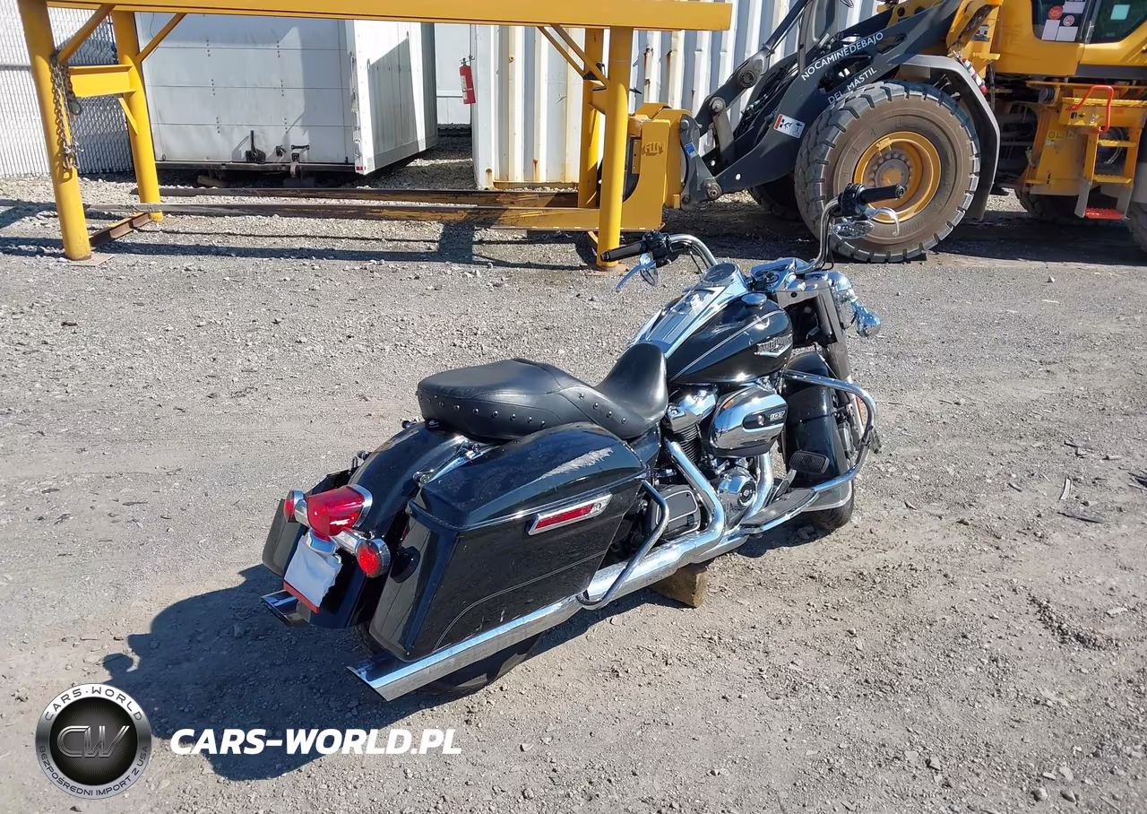 2017 Harley-Davidson Flhr Road King VIN:1HD1FBC15HB659600 - 4