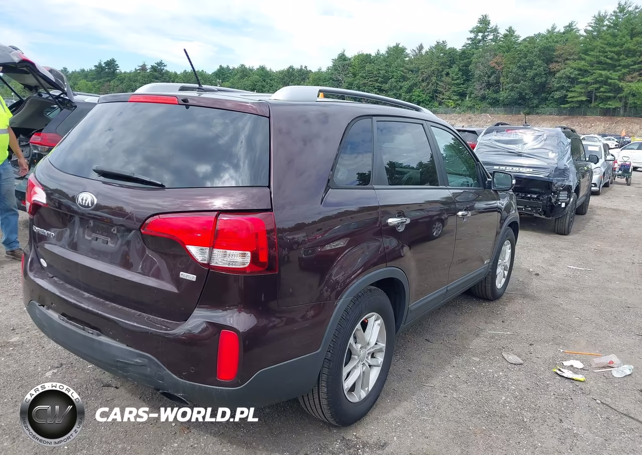2014 Kia Sorento Lx VIN:5XYKTCA67EG489051 - 4
