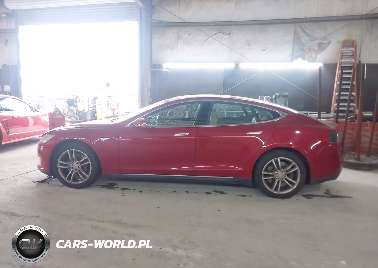 2013 Tesla Model S VIN:5YJSA1CN2DFP18336 - 14