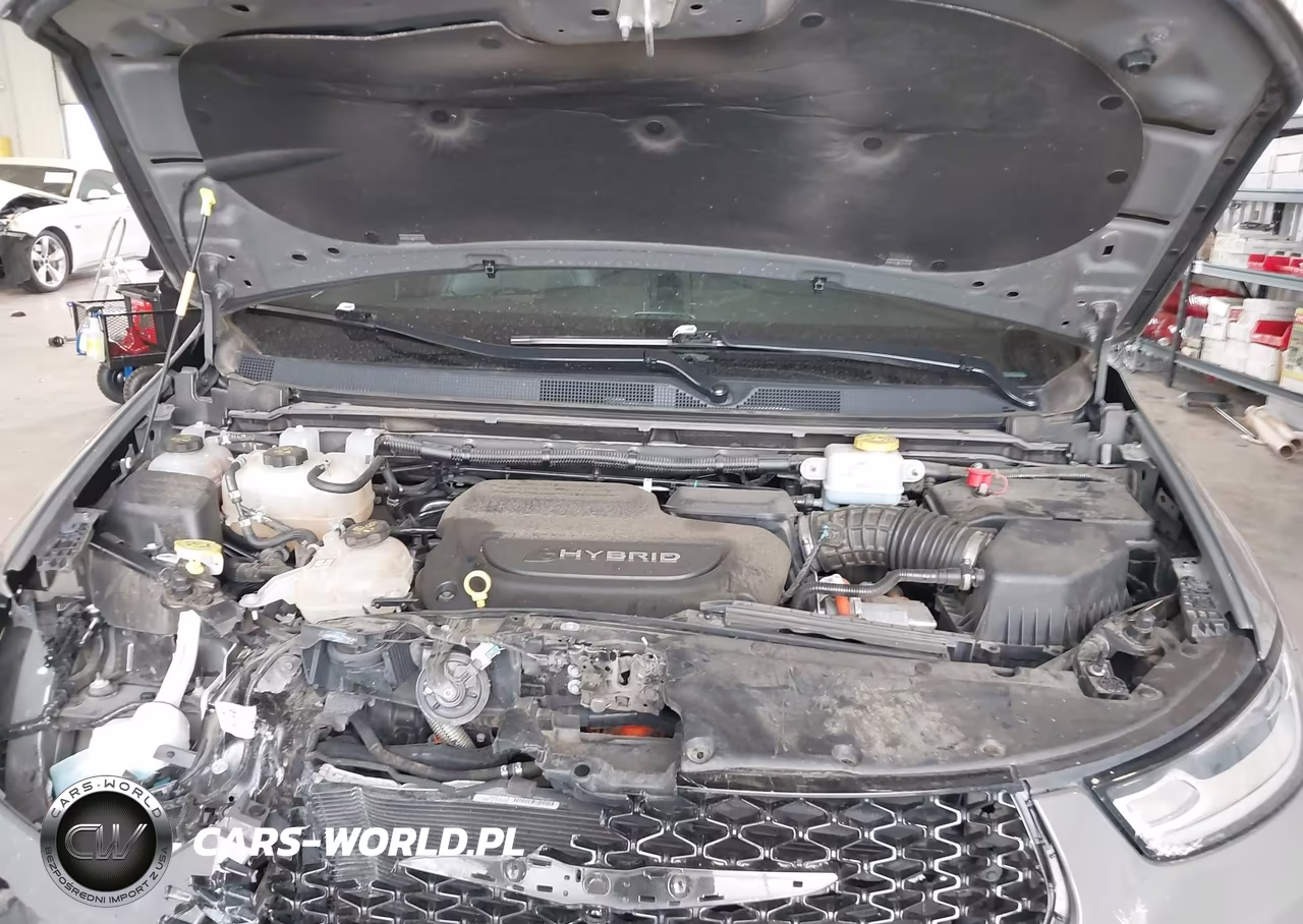 2021 Chrysler Pacifica Hybrid Touring L VIN:2C4RC1L72MR536344 - 10