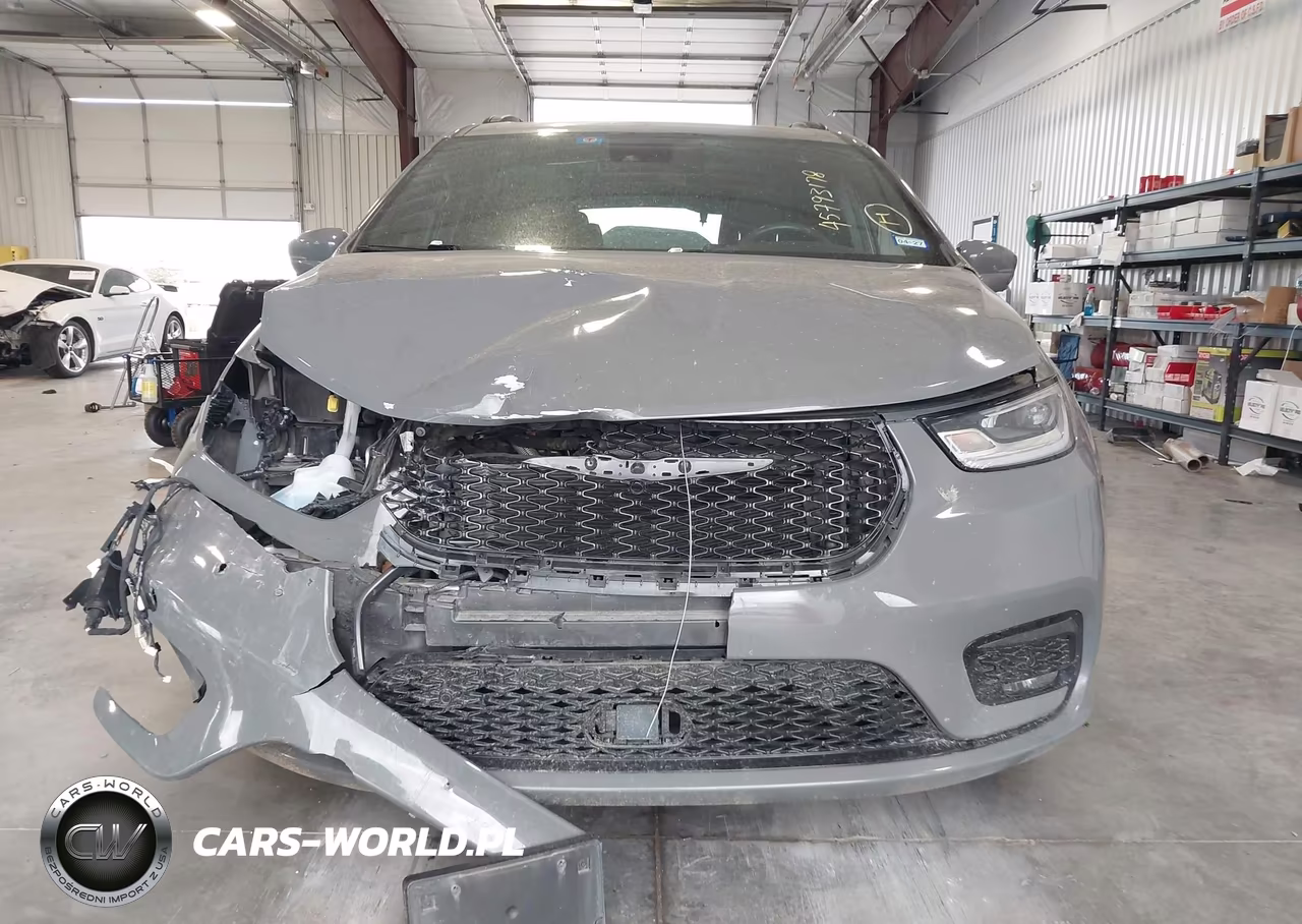 2021 Chrysler Pacifica Hybrid Touring L VIN:2C4RC1L72MR536344 - 13