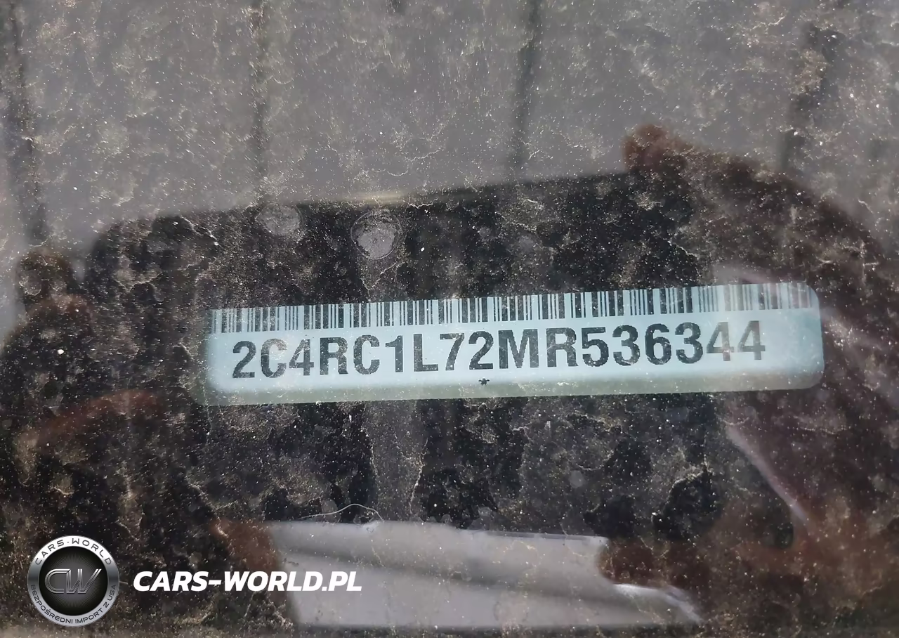 2021 Chrysler Pacifica Hybrid Touring L VIN:2C4RC1L72MR536344 - 9