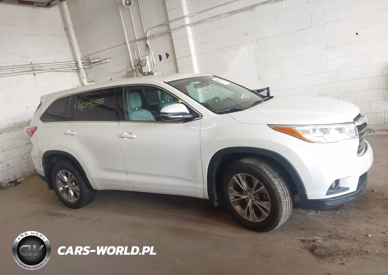 2015 Toyota Highlander Le Plus V6 VIN:5TDBKRFH9FS204368 - 13