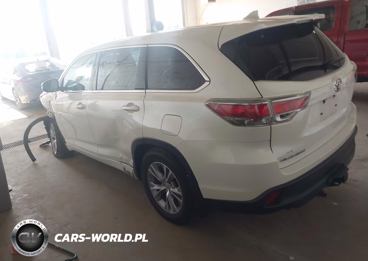 2015 Toyota Highlander Le Plus V6 VIN:5TDBKRFH9FS204368 - 3