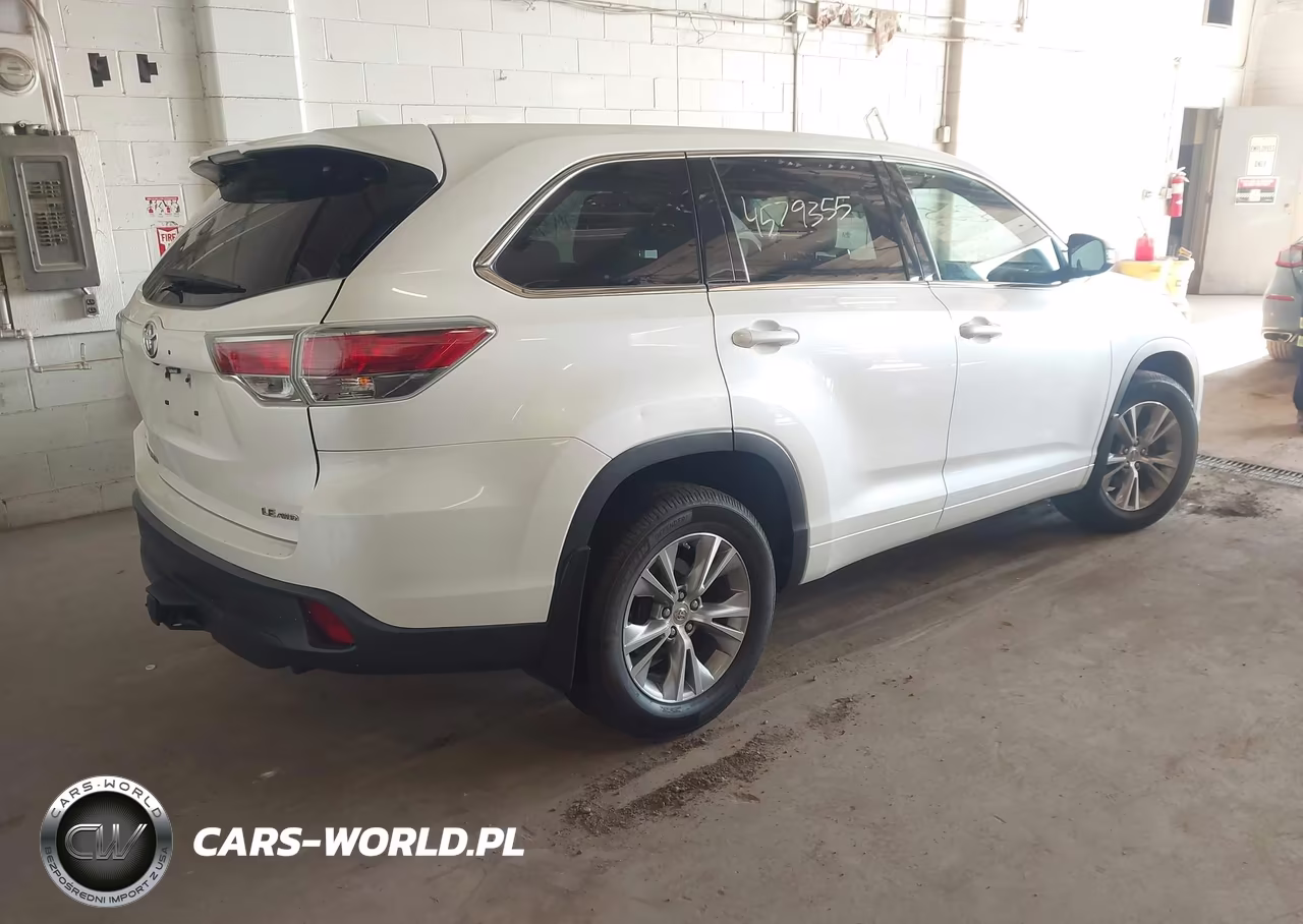 2015 Toyota Highlander Le Plus V6 VIN:5TDBKRFH9FS204368 - 4
