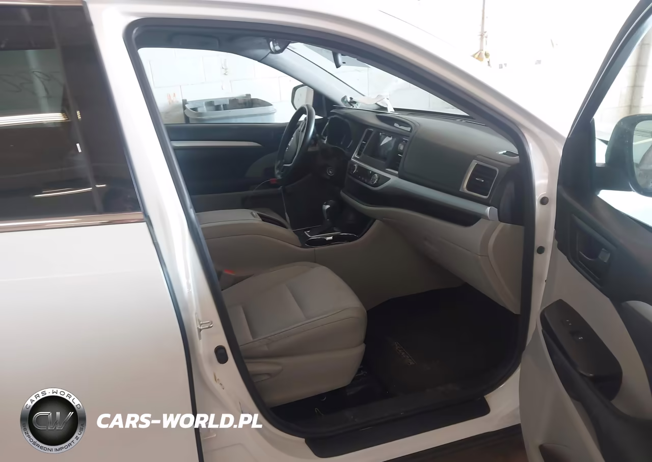 2015 Toyota Highlander Le Plus V6 VIN:5TDBKRFH9FS204368 - 5