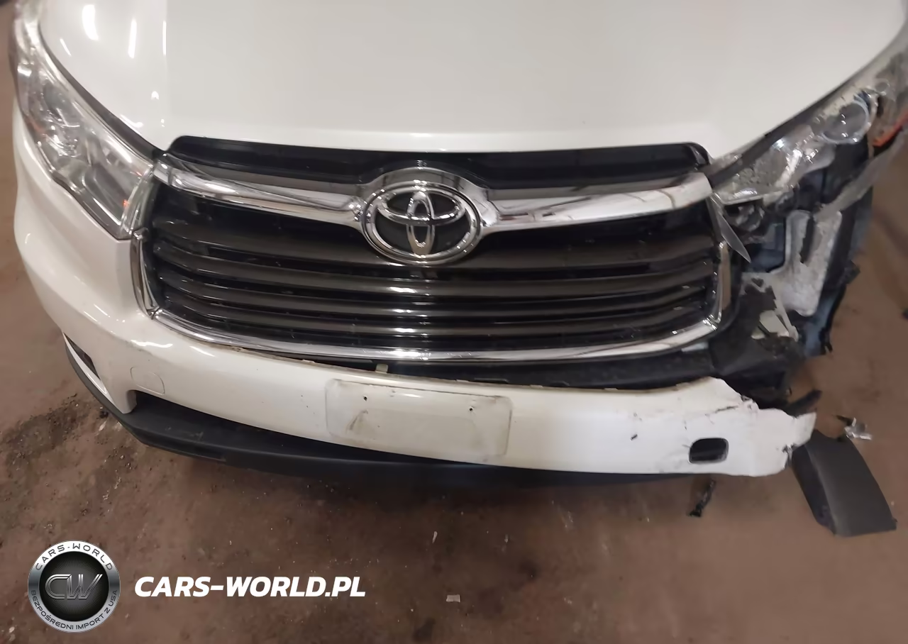 2015 Toyota Highlander Le Plus V6 VIN:5TDBKRFH9FS204368 - 6