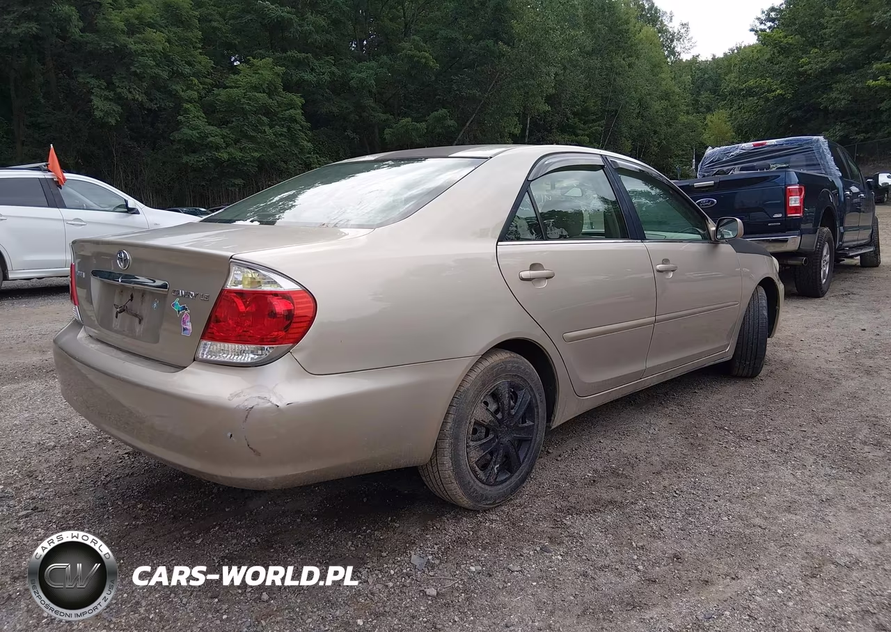 2005 Toyota Camry Le VIN:4T1BE30K95U984158 - 4