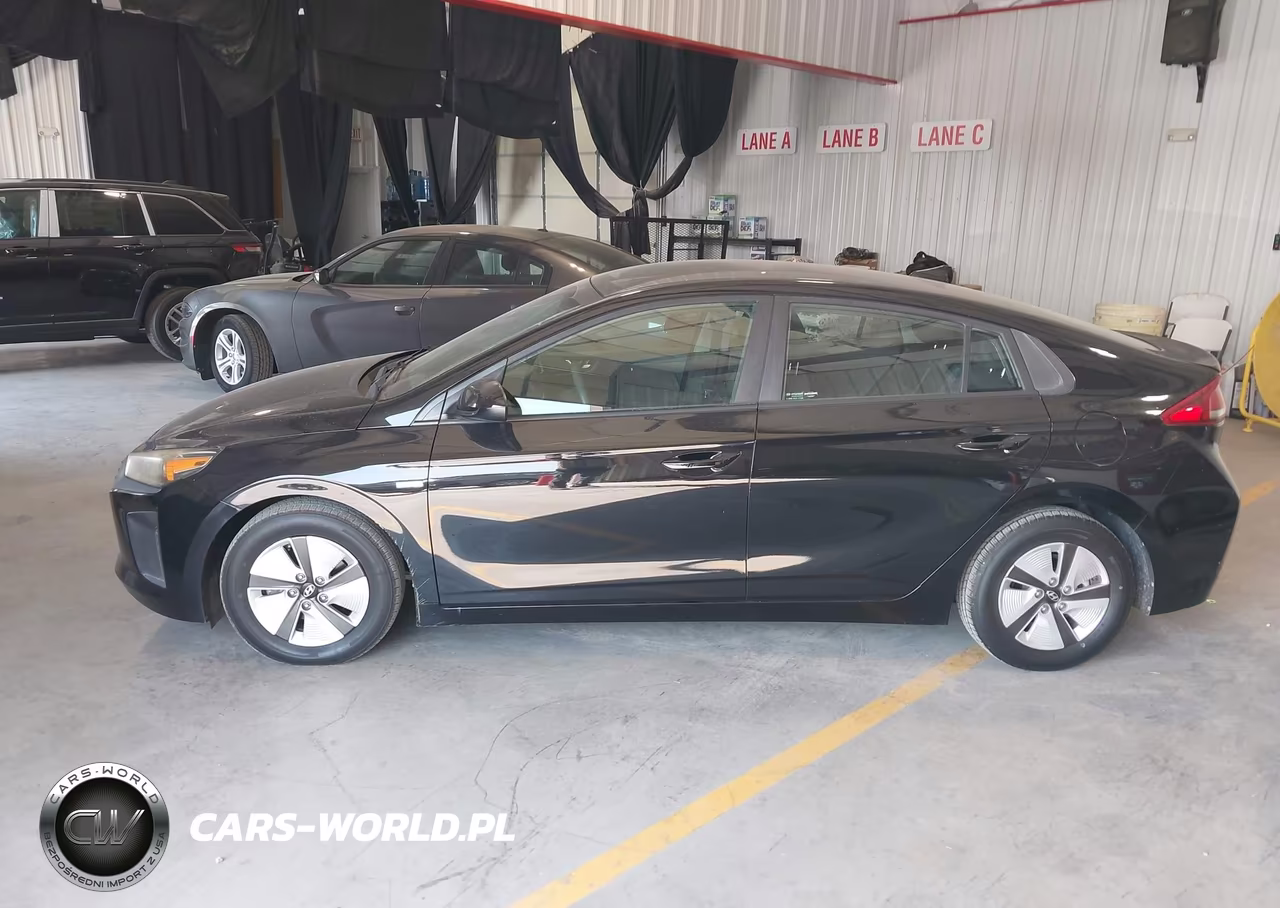 2018 Hyundai Ioniq Hybrid Blue VIN:KMHC65LC5JU075944 - 19