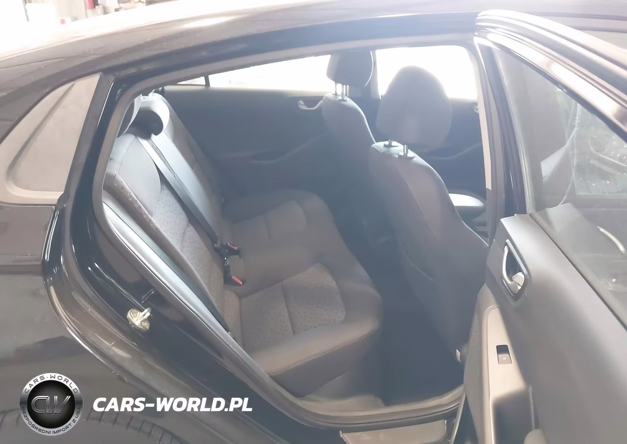 2018 Hyundai Ioniq Hybrid Blue VIN:KMHC65LC5JU075944 - 8