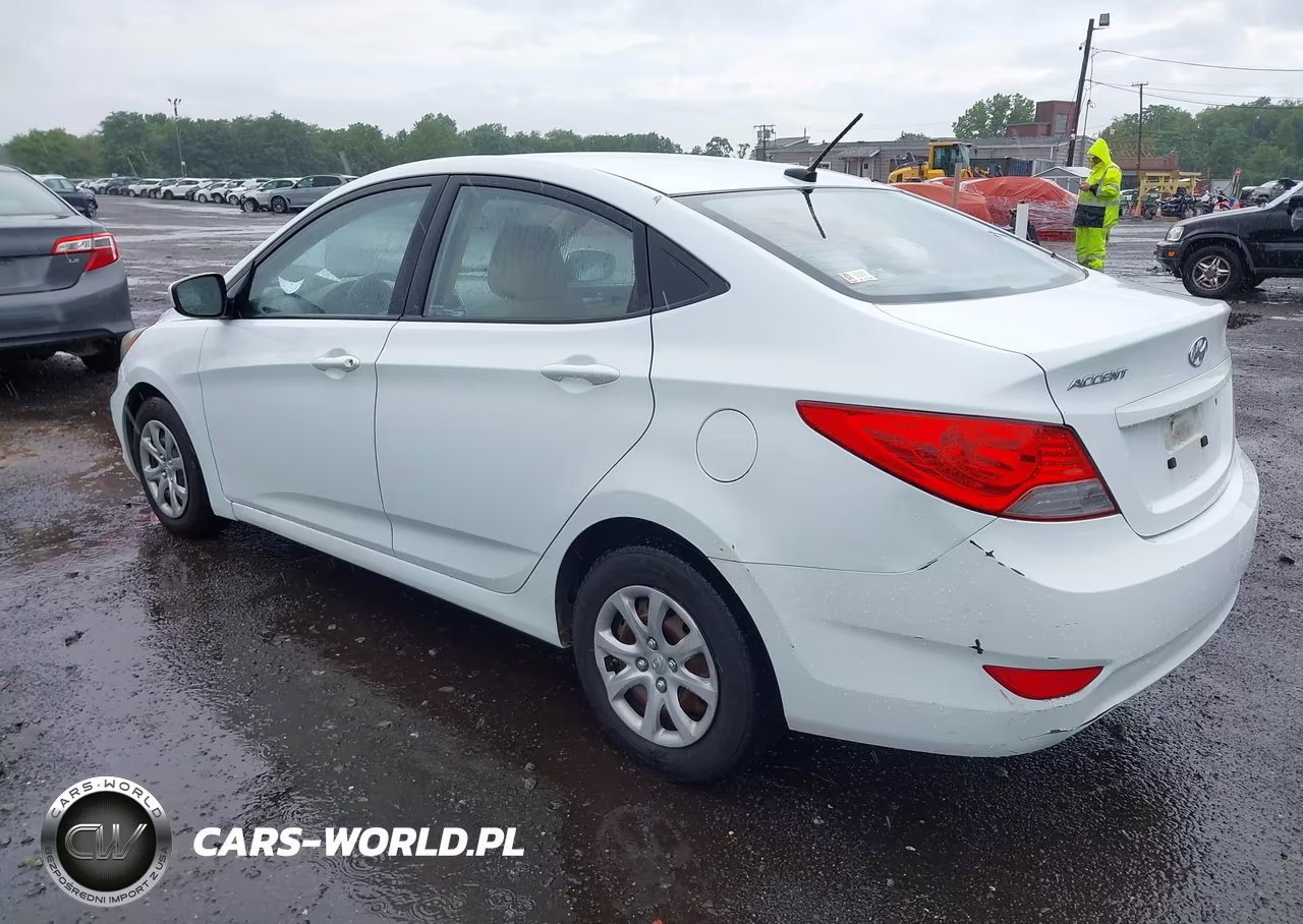 2013 Hyundai Accent Gls VIN:KMHCT4AEXDU561550 - 3