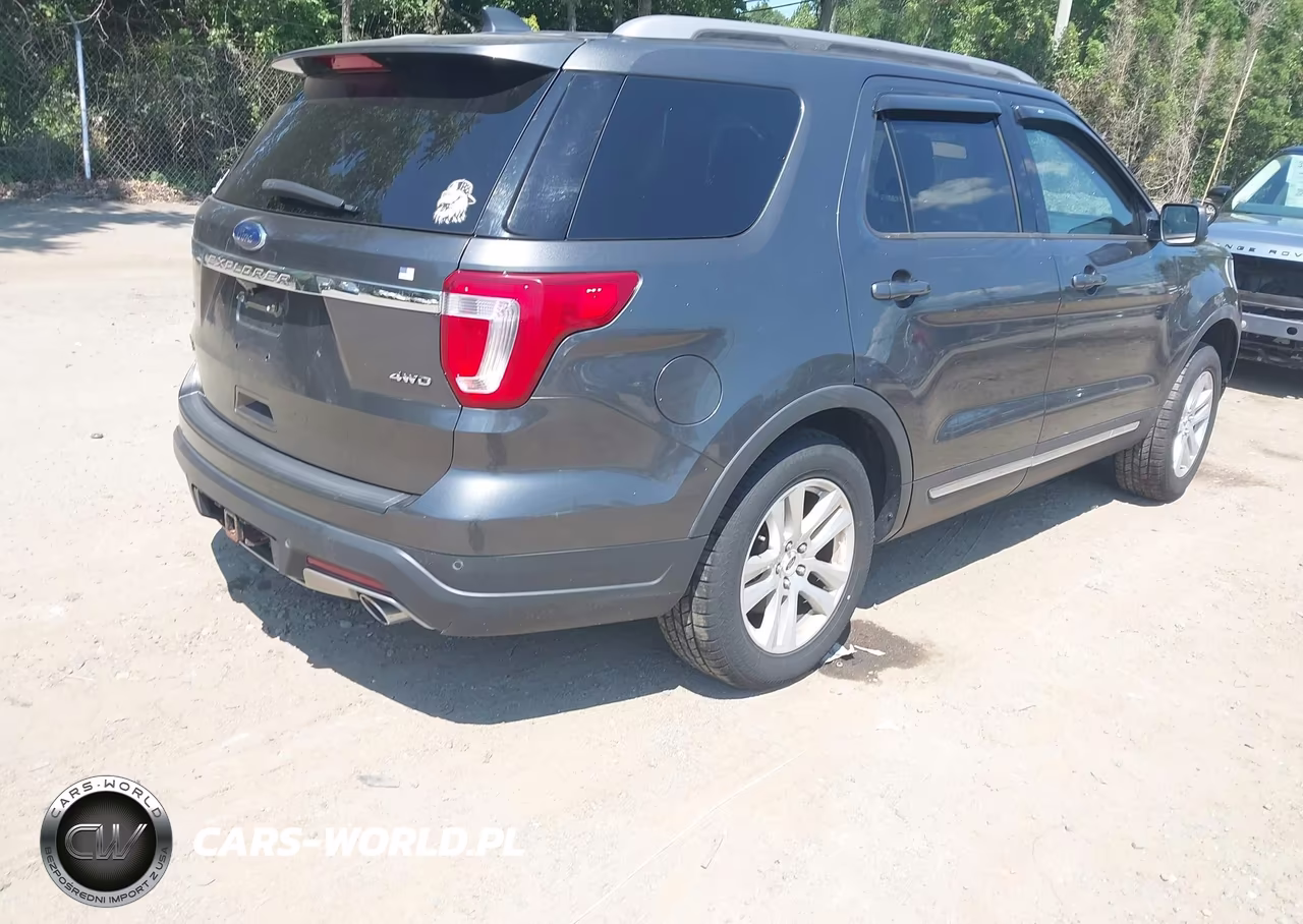 2018 Ford Explorer Xlt VIN:1FM5K8D86JGA38657 - 4