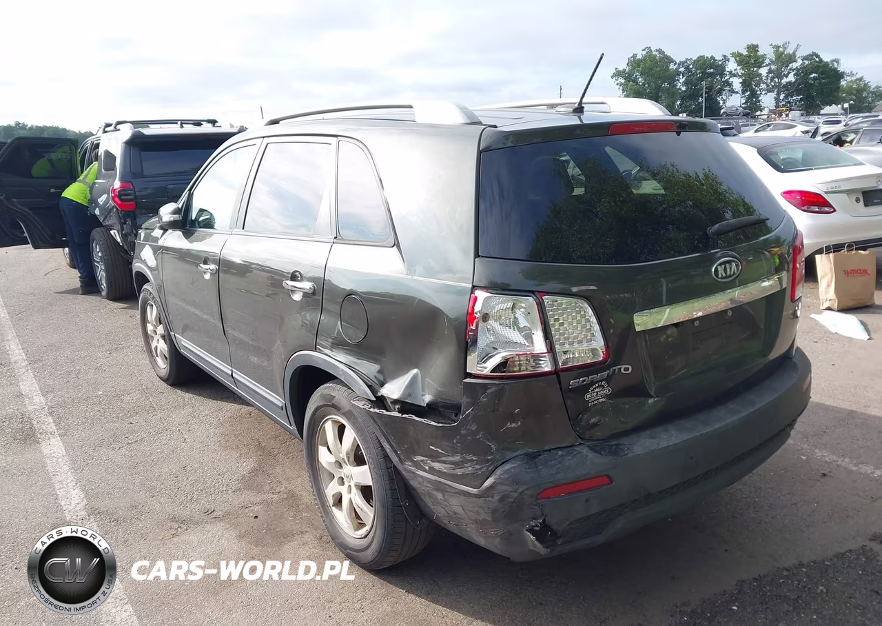 2012 Kia Sorento Lx VIN:5XYKT3A62CG221893 - 3