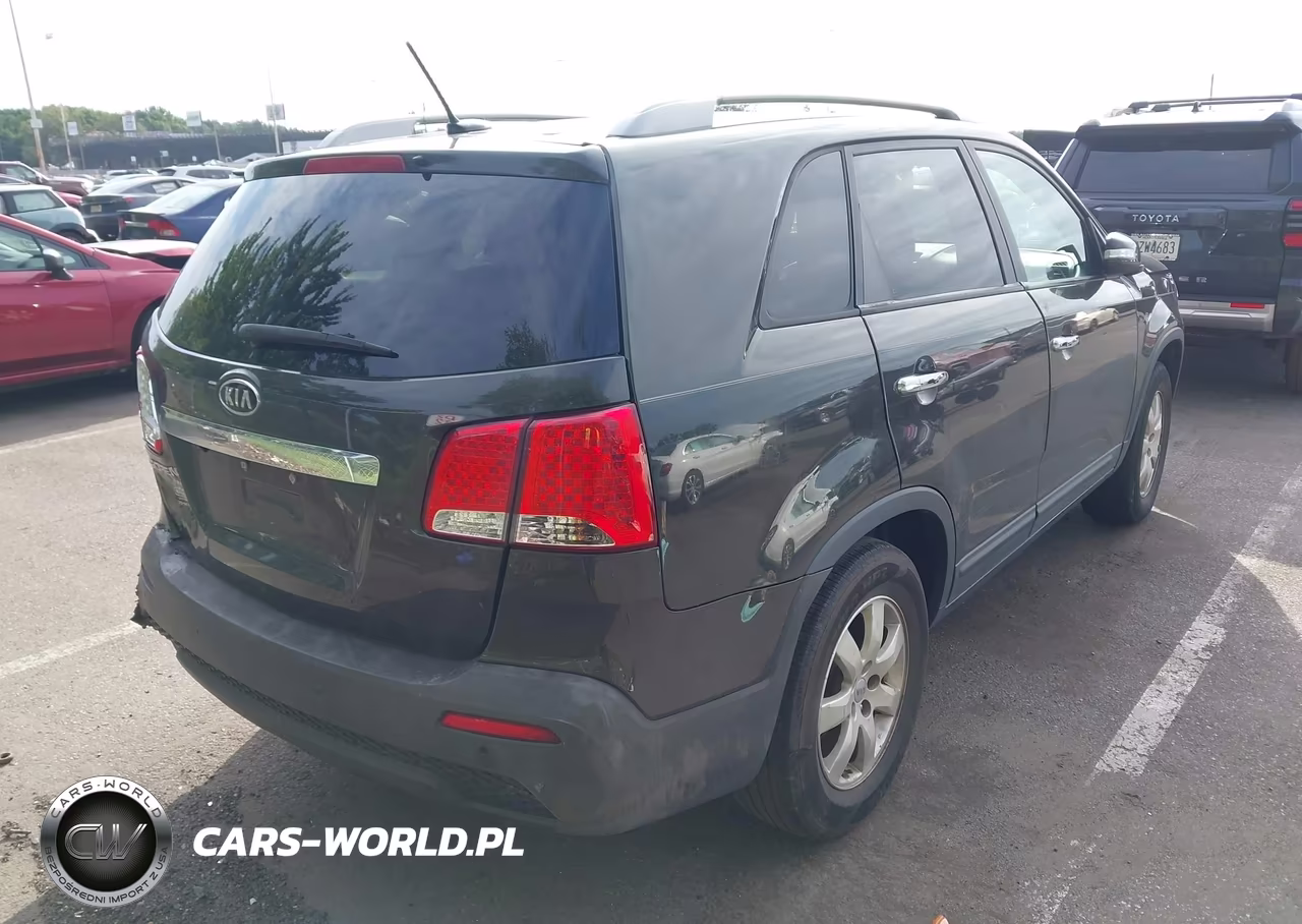 2012 Kia Sorento Lx VIN:5XYKT3A62CG221893 - 4
