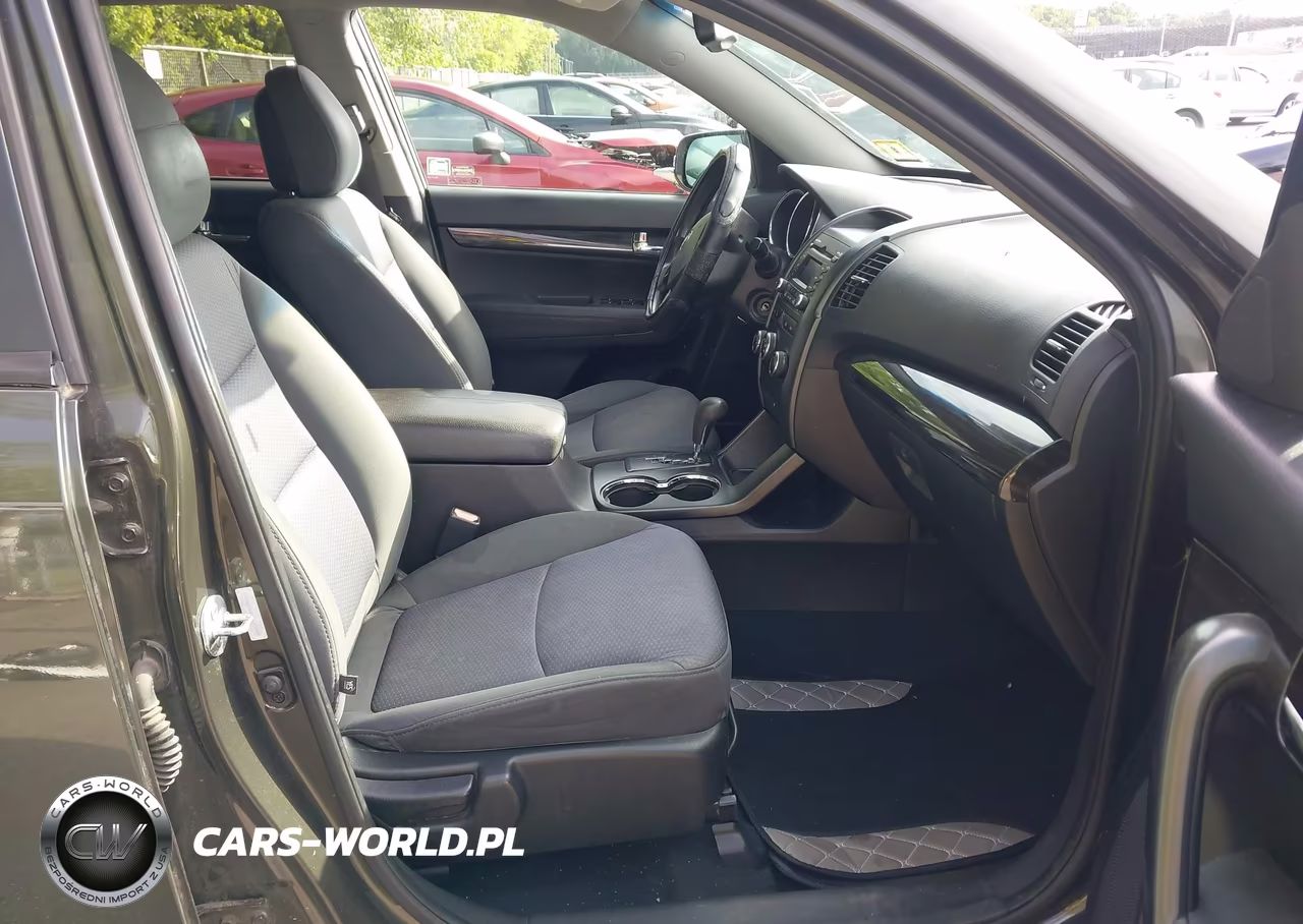2012 Kia Sorento Lx VIN:5XYKT3A62CG221893 - 5