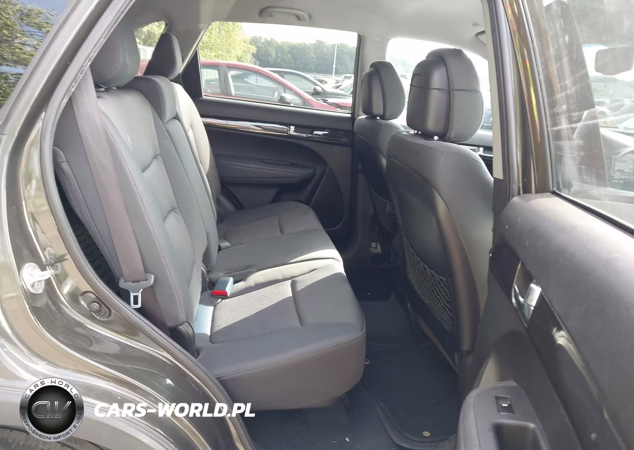 2012 Kia Sorento Lx VIN:5XYKT3A62CG221893 - 8