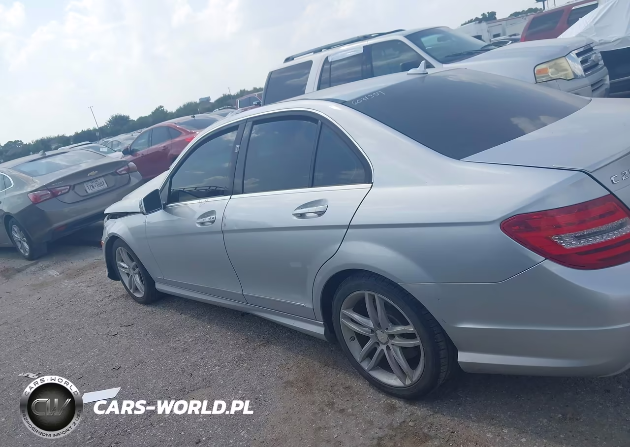 2014 Mercedes-Benz C 250 Sport VIN:WDDGF4HB4EA962495 - 14